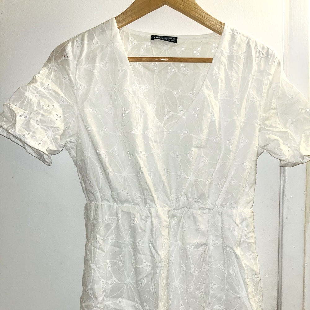 V-neck White Embroidered Dress (Size 6)